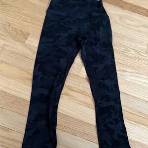 Lululemon Black Camo Align Leggings Size 4 | 25” Inseam